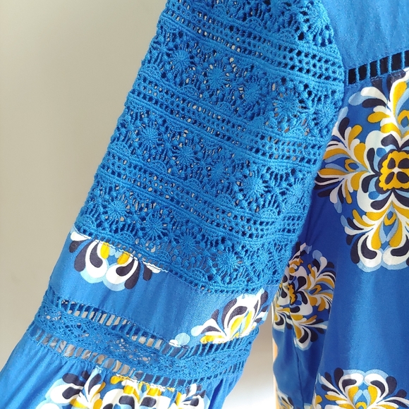 Crown & Ivy Petite Long Sleeve Spanish Motif Shirt - Picture 4 of 11